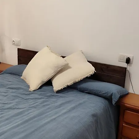 Sabino Arana 9, Doble Con Servicios Compartidos Δωμάτια σε οικογενειακή κατοικία *