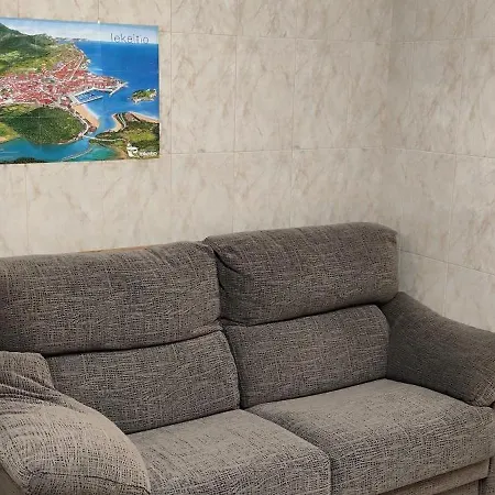 Sabino Arana 9, Doble Con Servicios Compartidos Δωμάτια σε οικογενειακή κατοικία *